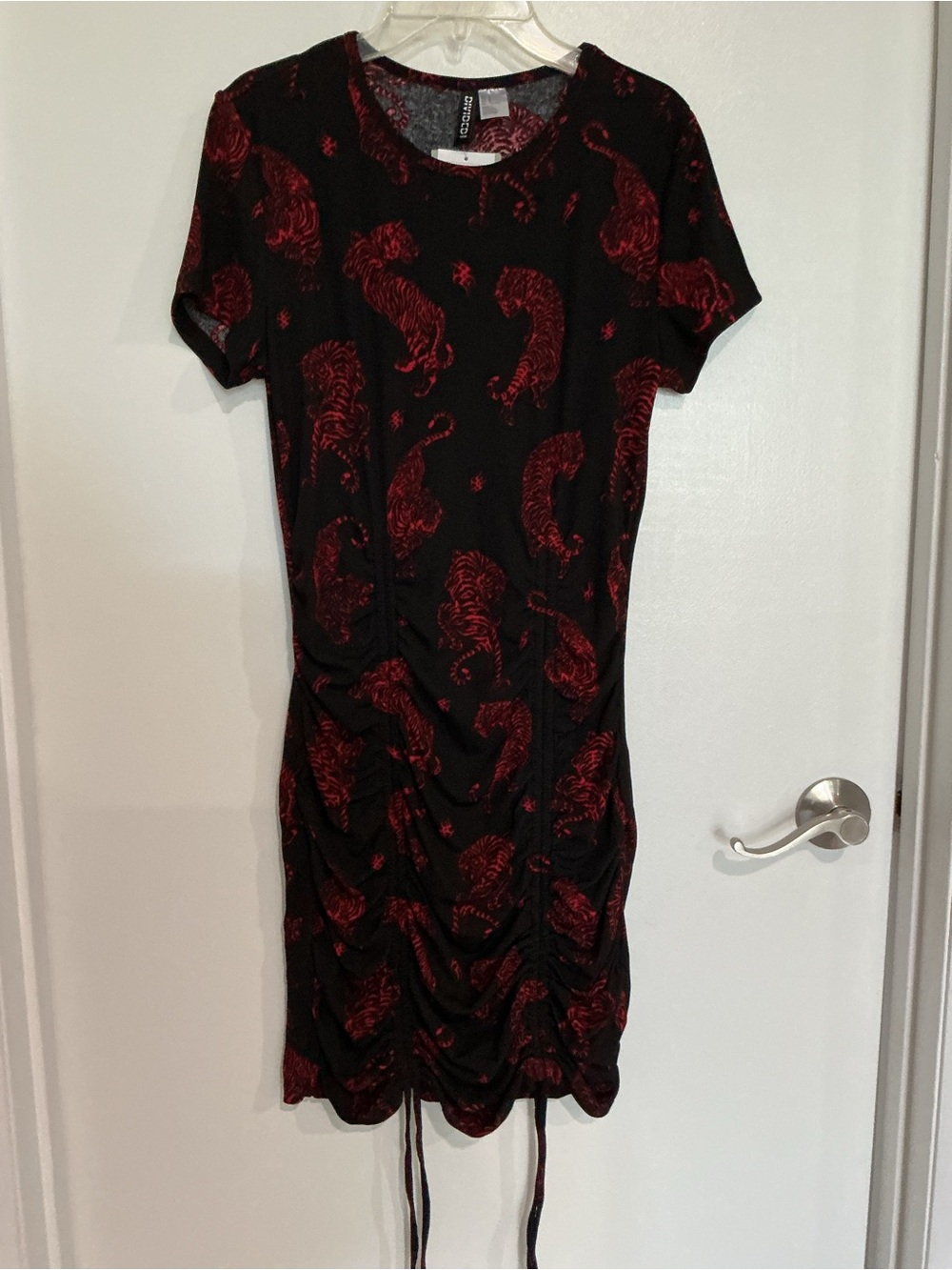 Black & Red Tiger Print Ruched Short Sleeve Dress